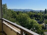 Frisch renovierte 3-Raum-Wohnung mit Aussicht und sonnigem Balkon! - Dresden