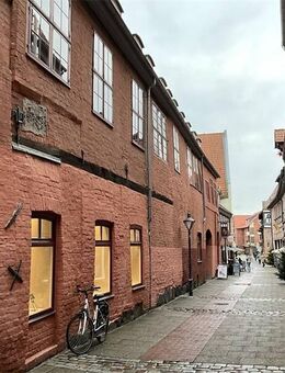 2 Zimmer WHG, möbliert, ca. 91,60 m², für 2er WG hinter historischer Fassade - Lüneburg
