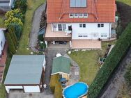 Alsfeld-Hessen: Traumhaus zum Traumpreis, mit 3 Wohnungen, 2 Garagen und Swimmingpool - Schrecksbach