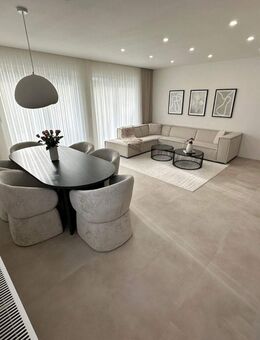 Modernisiertes Reihenendhaus mit 6 Zimmern, Garten & Garage. - Neustadt (Coburg)