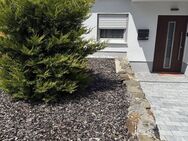 Wohnen wie im eigene Haus mit Terrasse und große Garten. Barrierefrei - Bad Camberg
