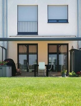 Schöner Wohnen in Lichterfelde: Reihenmittelhaus zu vermieten - 5 Zimmer auf 3 Etagen mit Garten! - Berlin