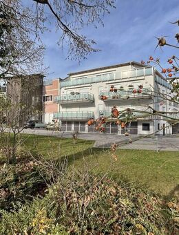 Mitten im Zentrum! Neuwertige 2,5 - Zi.-ETW in ruhiger Innenstadtlage mit Garage u. sonnigem Balkon - Bad Reichenhall