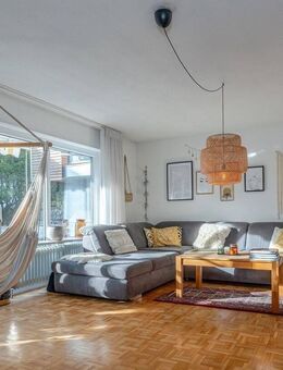 Modernisiertes Reihenmittelhaus am Waldrand mit tollem Garten! - Singen (Hohentwiel)