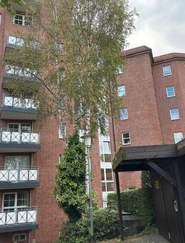 schöne 3 Zimmer Wohnung in zentraler Lage von Glinde mit Balkon, Fahrstuhl, Tiefgaragenstellplatz - Glinde