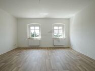 NEU!!! Komplett renovierte 4-Raum-Dachgeschoss-Wohnung - Zwickau