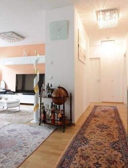 Helle und moderne Drei-Zimmer-Wohnung mit zwei Balkonen - Frankfurt (Main)