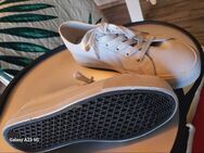 Sneaker Marke: Lascana weiß, dicke Sohle, Größe 39/40 - Plau (See)