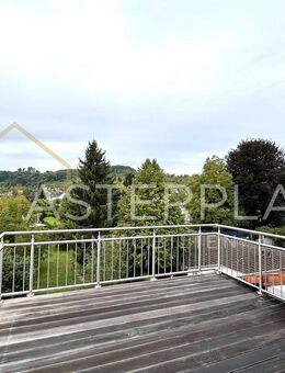 Renovierte Dachgeschosswohnung mit Dachterrasse und Garage - Rehlingen-Siersburg