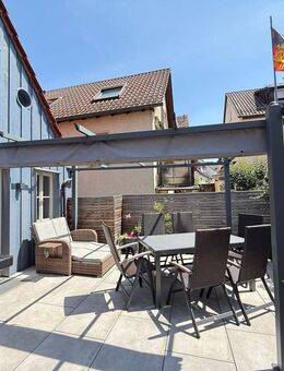 TOP! Modernisierte 5,5-Zi.-Maisonettewohnung * EBK * 3 TL-Bäder * 2 Terrassen * - Stuttgart