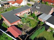 Einfamilienhaus mit möglicher Einliegerwohnung, Büro und Bungalow in ruhiger Wohngegend offenbart eine Vielzahl an Möglichkeiten - Waren (Müritz)