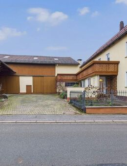 Dreiseithof mit großzügigen Nebengebäuden in Meeder - sofort bezugsbereit - Meeder