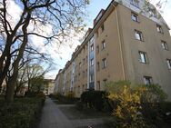 sonnige 2 Zimmer mit Balkon, Küche, Bad in Hakenfelde/1 OG, Kulbeweg, vermietet zu verkaufen - Berlin