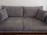 Schöne neuwertige Dreisitzercouch abzugeben - Mühltal