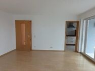 Sonnige 3-Zimmer-Wohnung mit Balkon und Tiefgaragenstellplatz - Urbach (Baden-Württemberg)