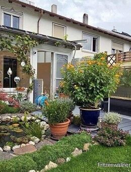 Wohnen mit Wohlfühlfaktor: Modernes Reihenhaus mit Kamin und Gartenoase - Kaufbeuren