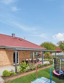 Provisionsfrei - Familienfreundliches Haus mit kluger Raumaufteilung und schönem, ruhigen Garten - Gronau (Leine)