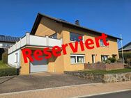 Einfamilienhaus mit Einliegerwohnung, Garten und Garage in ruhiger Lage! - Schönecken
