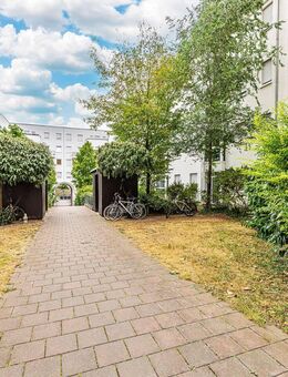 HEGERICH: Charmante 2-Zimmer-Erdgeschosswohnung mit Duplex-Stellplatz in zentraler Lage von Fürth - Fürth