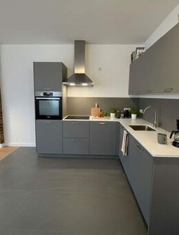 Exklusive 3-Zimmer Altbau-Wohnung mit Dachloggia - kernsaniert 2025 - Mönchengladbach