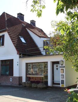 **Dachgeschosswohnung - zentrale Lage** - Apen