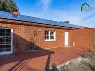 Moderner Bungalow mit PV-Anlage, Doppelcarport, Garage, Anbau und Gartenteich auf großem Grundstück - Lindern (Oldenburg)