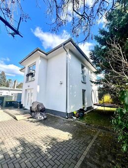 Zweifamilienhaus - Kapitalanlage mit zwei vermieteten Wohneinheiten - Hohen Neuendorf