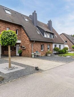 Charaktervolles und großzügiges Familienhaus mit Einliegerwohnung, tiefem Garten und Garage... - Eschweiler