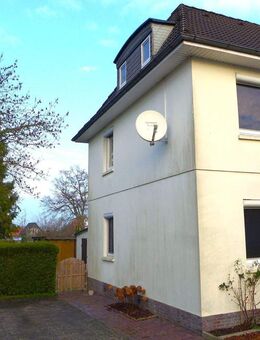 Modernisierte Doppelhaushälfte mit Garten in guter Wohnlage - Varel
