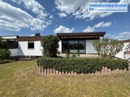 Vollunterkellerter Bungalow mit Garten und 2 Einzelgaragen auf Erbpachtgrundstück. - Oberasbach