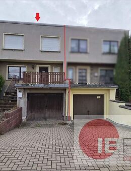 Familienfreundliches Reihenhaus mit Garage, Terrasse, Balkon und Garten in gepflegtem Umfeld - Helbra