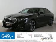 BMW 520, d M Sportpaket Sitzbel, Jahr 2023 - Paderborn