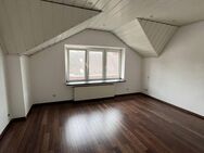 Altbau-Wohnung mit XL Badezimmer, großer Küche & schönem Wohnzimmer - Mönchengladbach