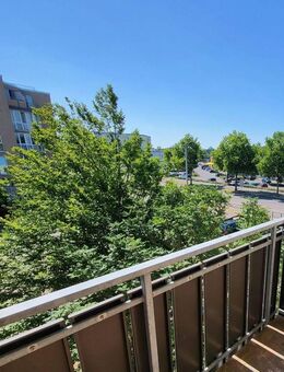 *** Ihre 3 Zi Wohnung *** großer Balkon - PKW-Stellplatz - Dessau-Roßlau