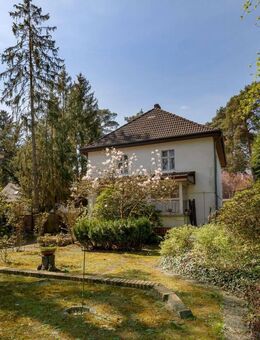 Viel Raum für Ideen - Sanierungsbedürftiges Ein-/Zweifamilienhaus mit großem Grundstück in Frohnau - Berlin