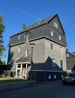 3- Familienhaus mit Garage, Terrasse und Garten in zentrumsnaher Wohnlage von Haiger - Haiger