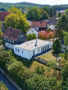 Außergewöhnliches Wohnensemble in Rödental-Einberg: Historisches Wohnhaus mit modernem Bungalow - Rödental