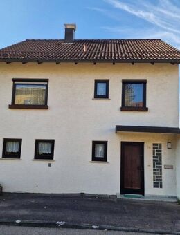 Freistehendes Einfamilienhaus mit schöner Aussicht und großem Potenzial - Heidenheim (Brenz)