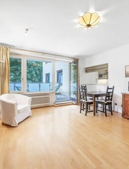 Ruhig Lage nahe BMW, beste Infrastruktur - Apartment mit großem Balkon, separater Küche und Duplexstellplatz - München