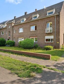 Top Kapitalanlage: Mehrfamilienhaus mit 9 Wohneinheiten und 3 Garagen - Krefeld Bockum - Krefeld