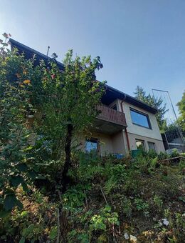Einfamilienhaus mit Blick ins Grüne in ruhiger Hanglage - Würzburg