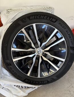 Winterkompletträder auf Michelin Reifen 235 55 R19 - Wackersberg