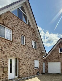 neuwertiges Wohnhaus mit großer Doppelgarage in Biemenhorst - Bocholt