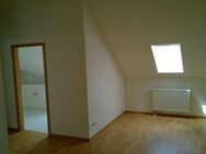 Schicke 2-Zimmer-Dachgeschosswohnung in ruhiger Lage! - Weißenfels