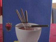 Schokoladen- Fondue-Set, neu + 2 Fondue-Teller, weiß + 8 Fondue-Gabeln, neu + Käsereibe, neu - München