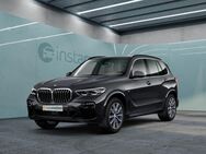 BMW X5, xDrive30d M Sport 3 Sitzreihe 2-Achs, Jahr 2021 - München