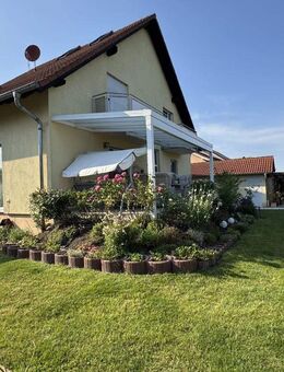 Hochwertige Doppelhaushälfte mit schönem Grundstück in bevorzugter Ortsrandlage - Hagenbach