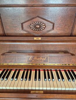 Restauriertes L. Sabel Rorschach Klavier, nußbraun günstig abzugeben! - Fulda