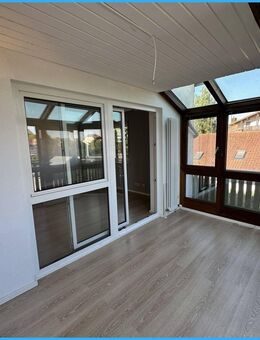 DIPL.-Immowirt MAIER !! MEGA BLICK - MITTEN IM ZENTRUM - Tolle Wohnung mit Wintergarten u. Aufzug !! - Pocking