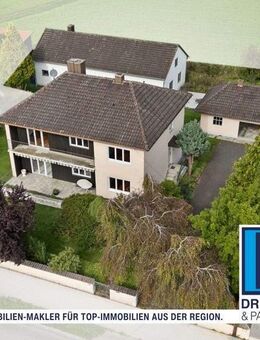 Zweifamilienhaus mit Bauplatz auf 1.345 m² großem Grundstück - Karlskron